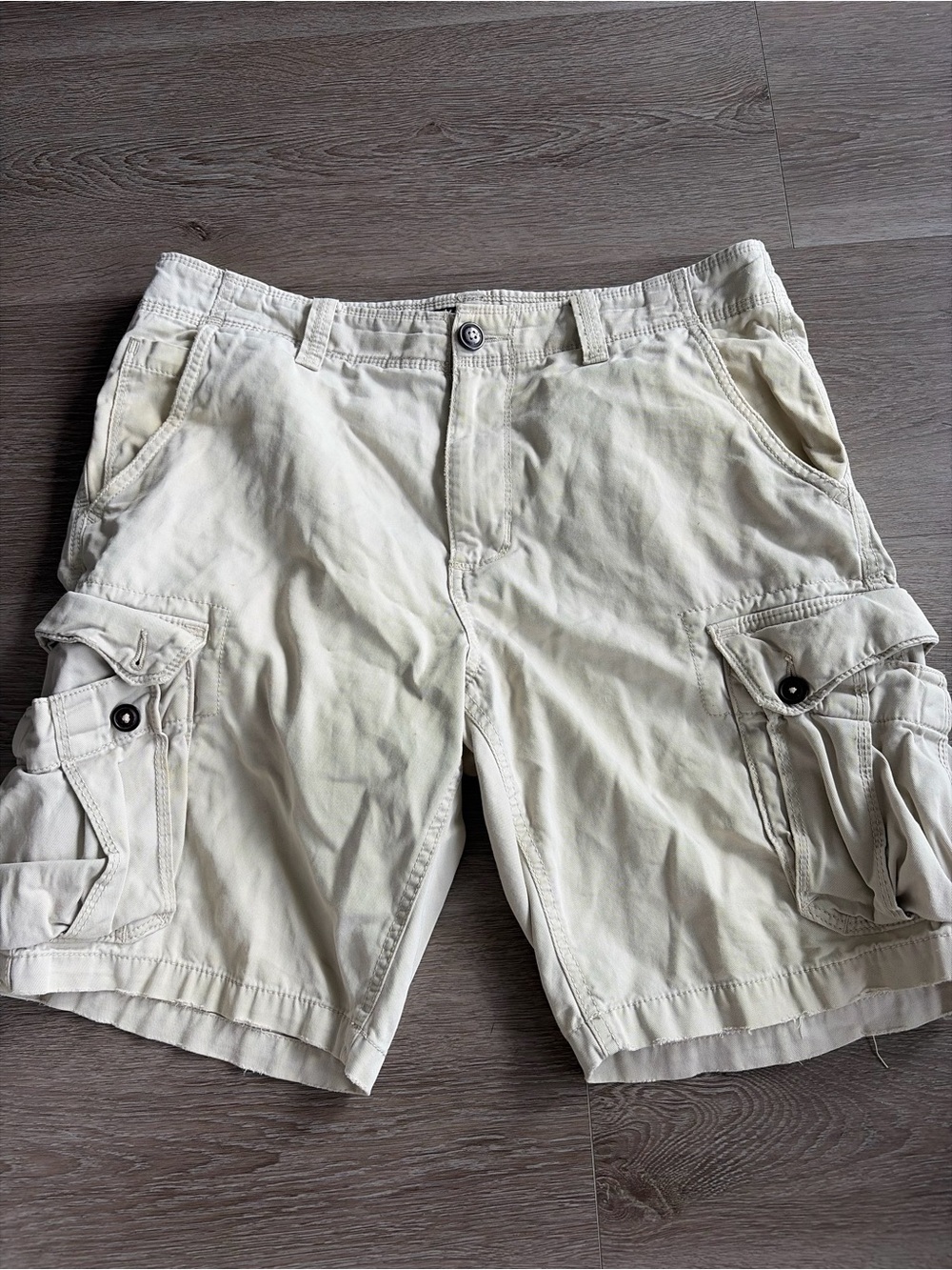 American Eagle Outfitters Cream Cargo Shorts - Utility‎ Pocket Design